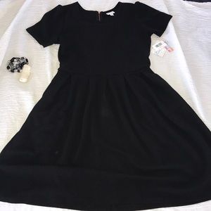 Unicorn alert! LulaRoe Black Amelia XL